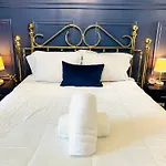 Modern Design Studio For Two Gaslamp District! Located In The Heart Of Downtown San Diego!