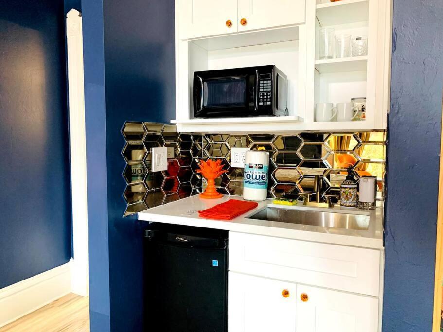 Modern Design Studio For Two Gaslamp District! Located In The Heart Of Downtown San Diego! Apartment